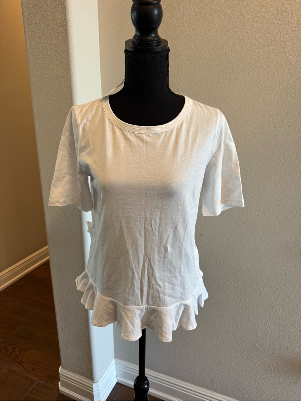 Banana Republic White peplum T XS NWT